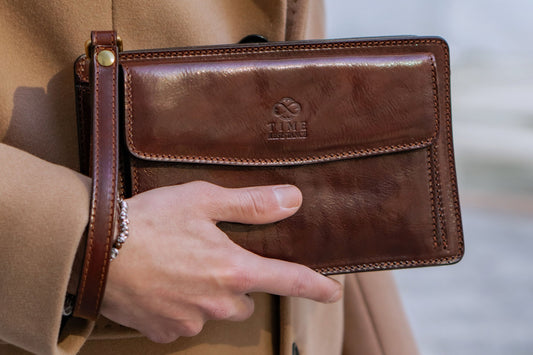 Leather Clutches: A Must-Have Accessory for the Modern Man