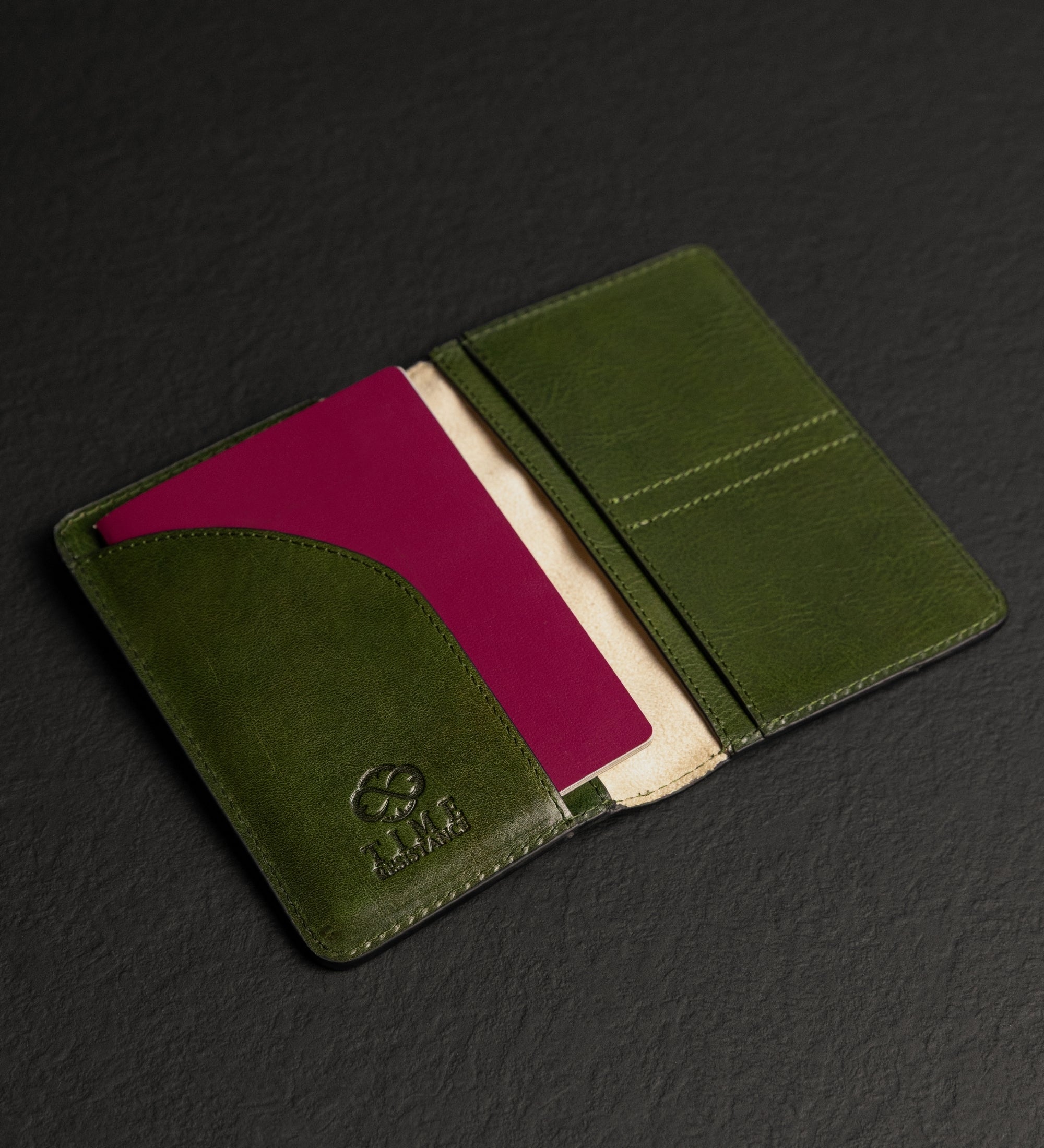 Small Leather Passport Holder - Gulliver's Travels