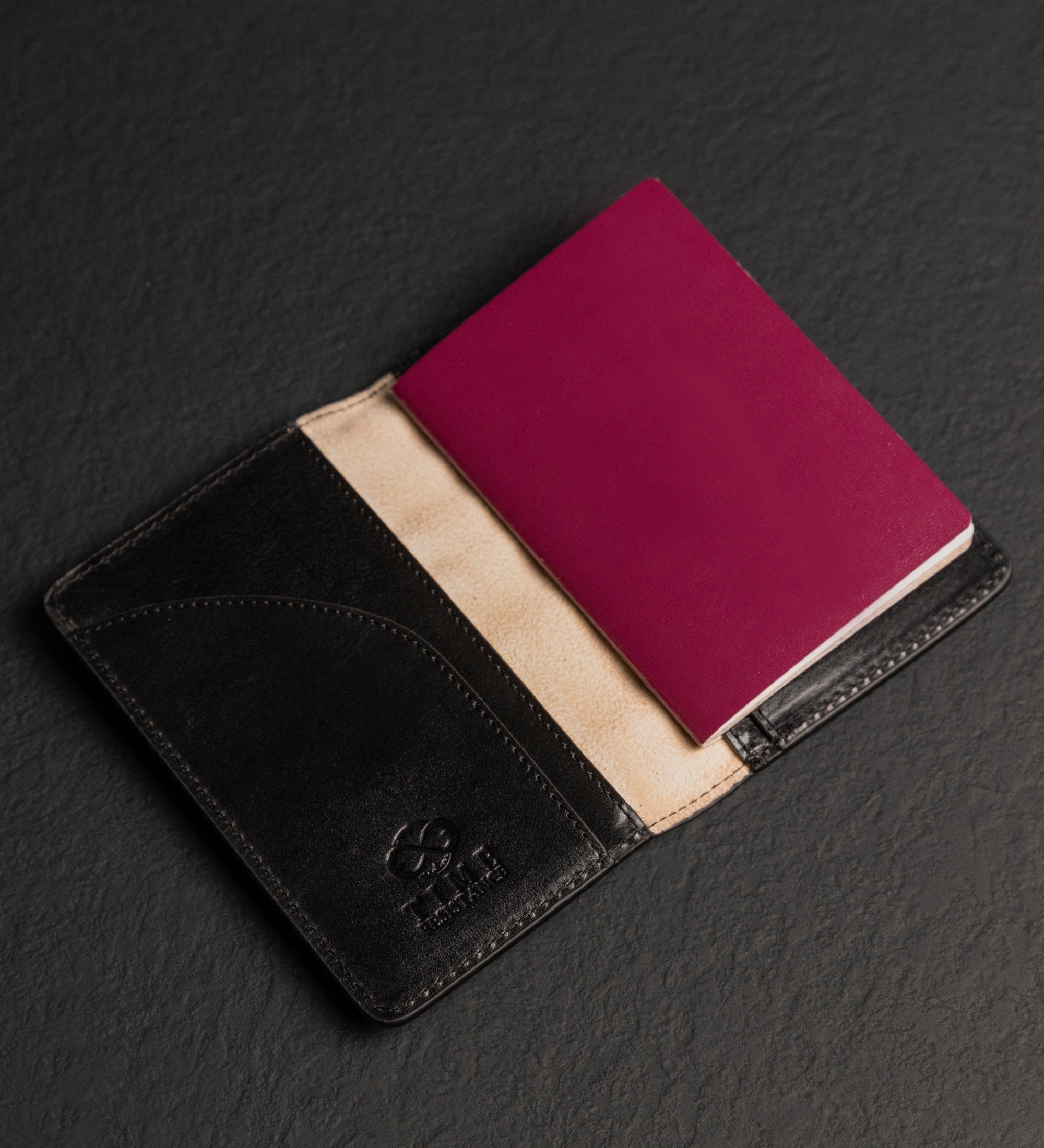 Small Leather Passport Holder - Gulliver's Travels