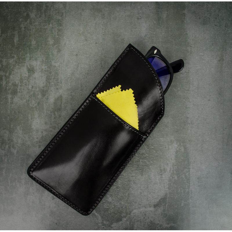 Leather Glasses Sleeve - One Hundred Years of Solitude Accessories Time Resistance