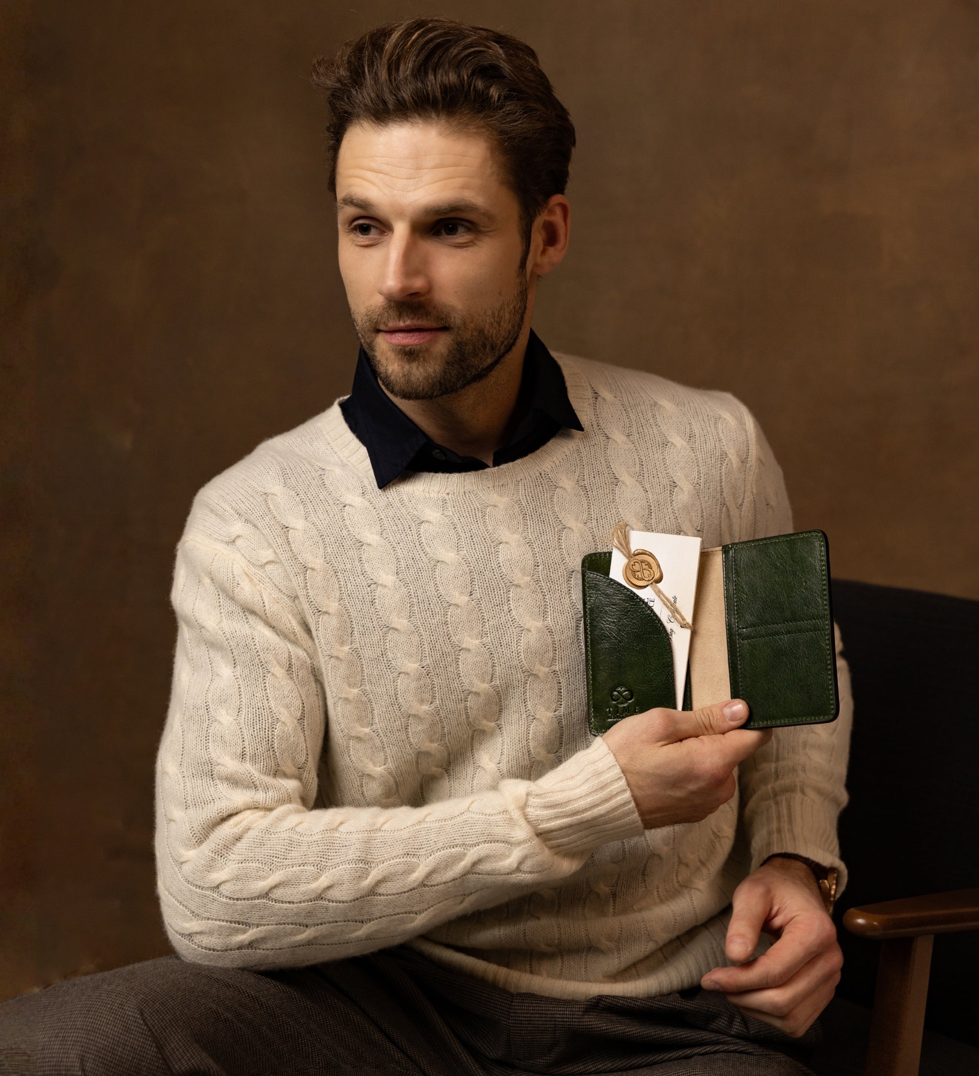 Small Leather Passport Holder - Gulliver's Travels