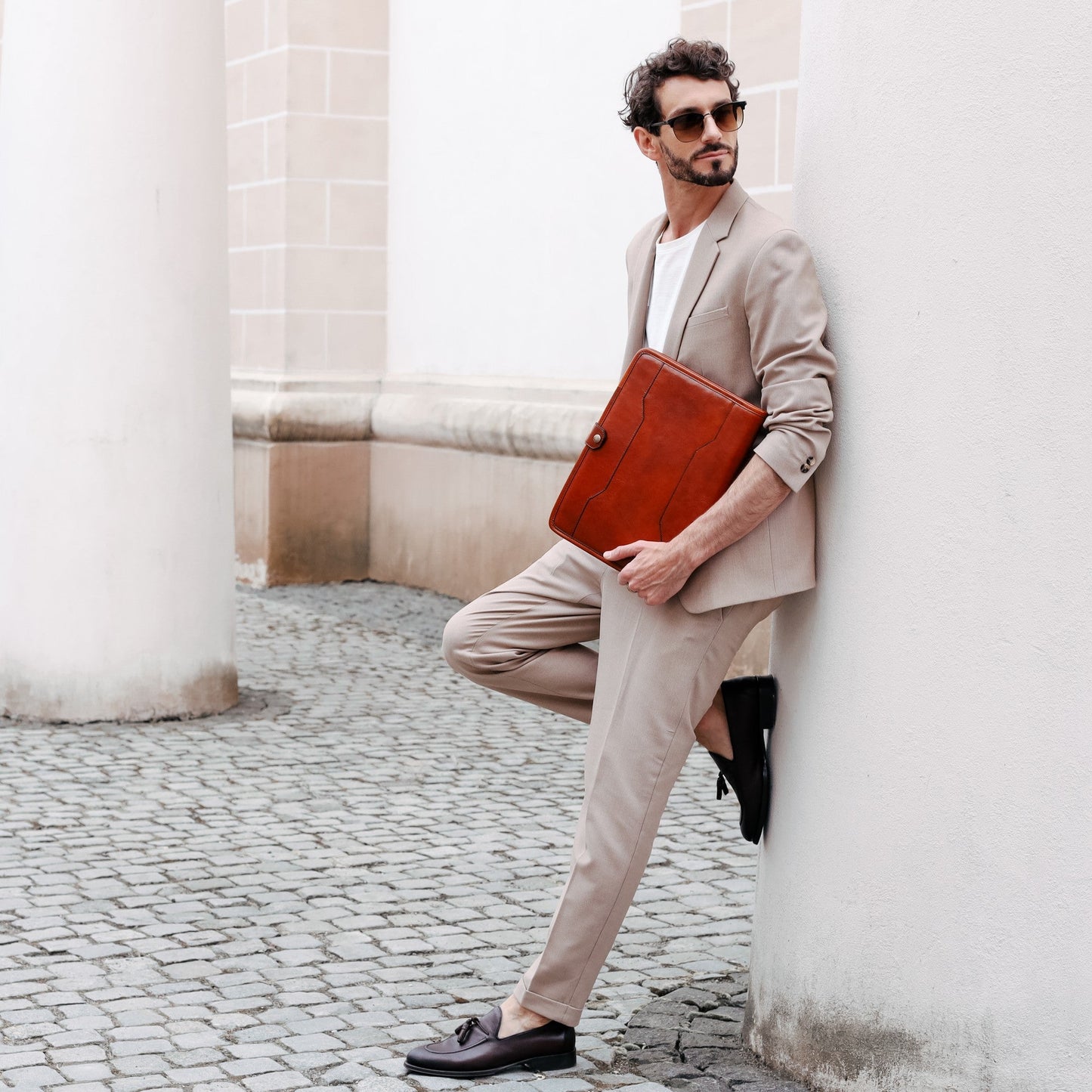 Leather A4 Documents Folder Organizer - The Call of the Wild Accessories Time Resistance