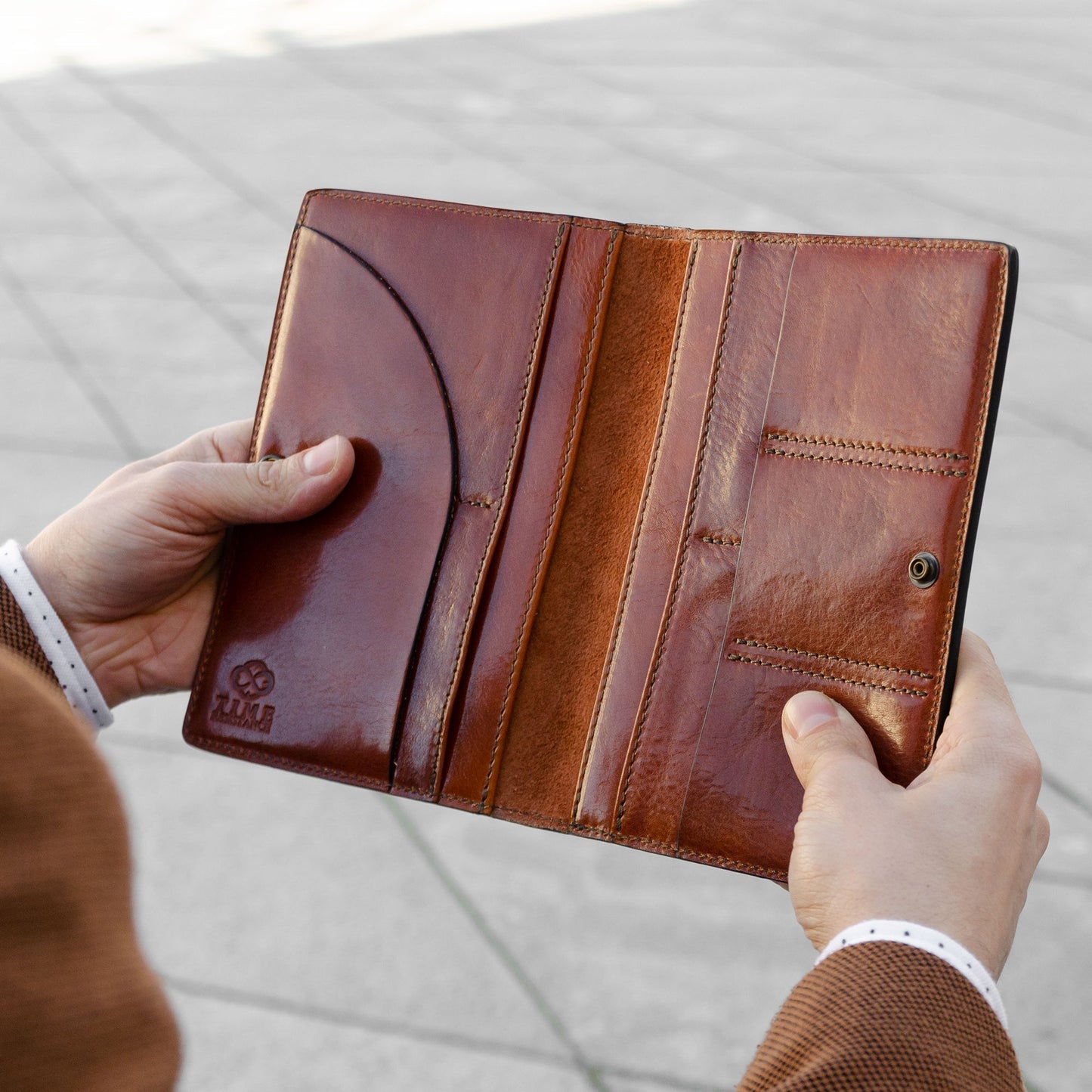 Large Leather Passport Holder - Gulliver's Travels Accessories Time Resistance