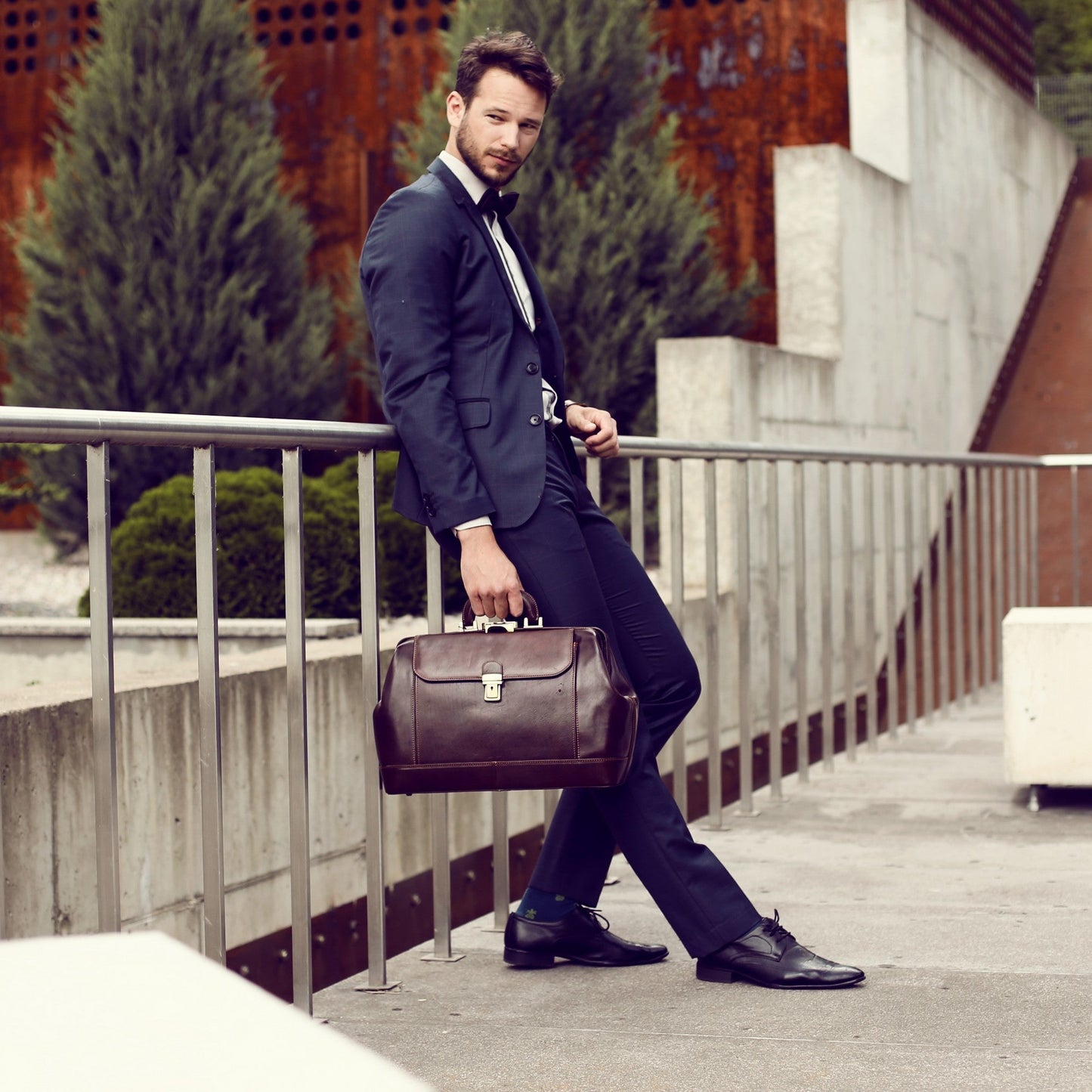 Large Italian Leather Doctor Bag - Hamlet Doctor Bag Time Resistance