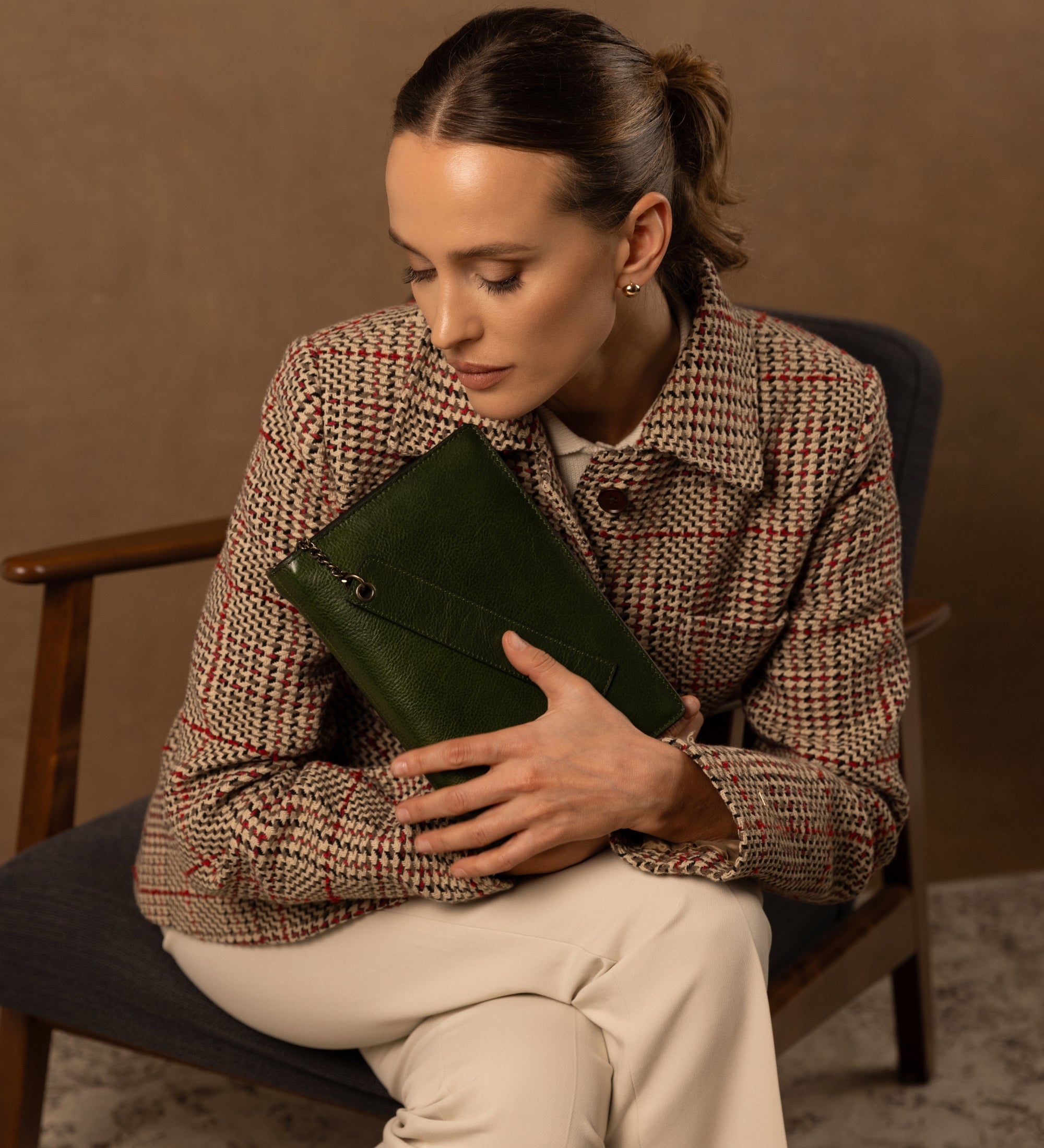 Womens Leather Journal with Refillable A5 Notepad - The Diary of a Nobody