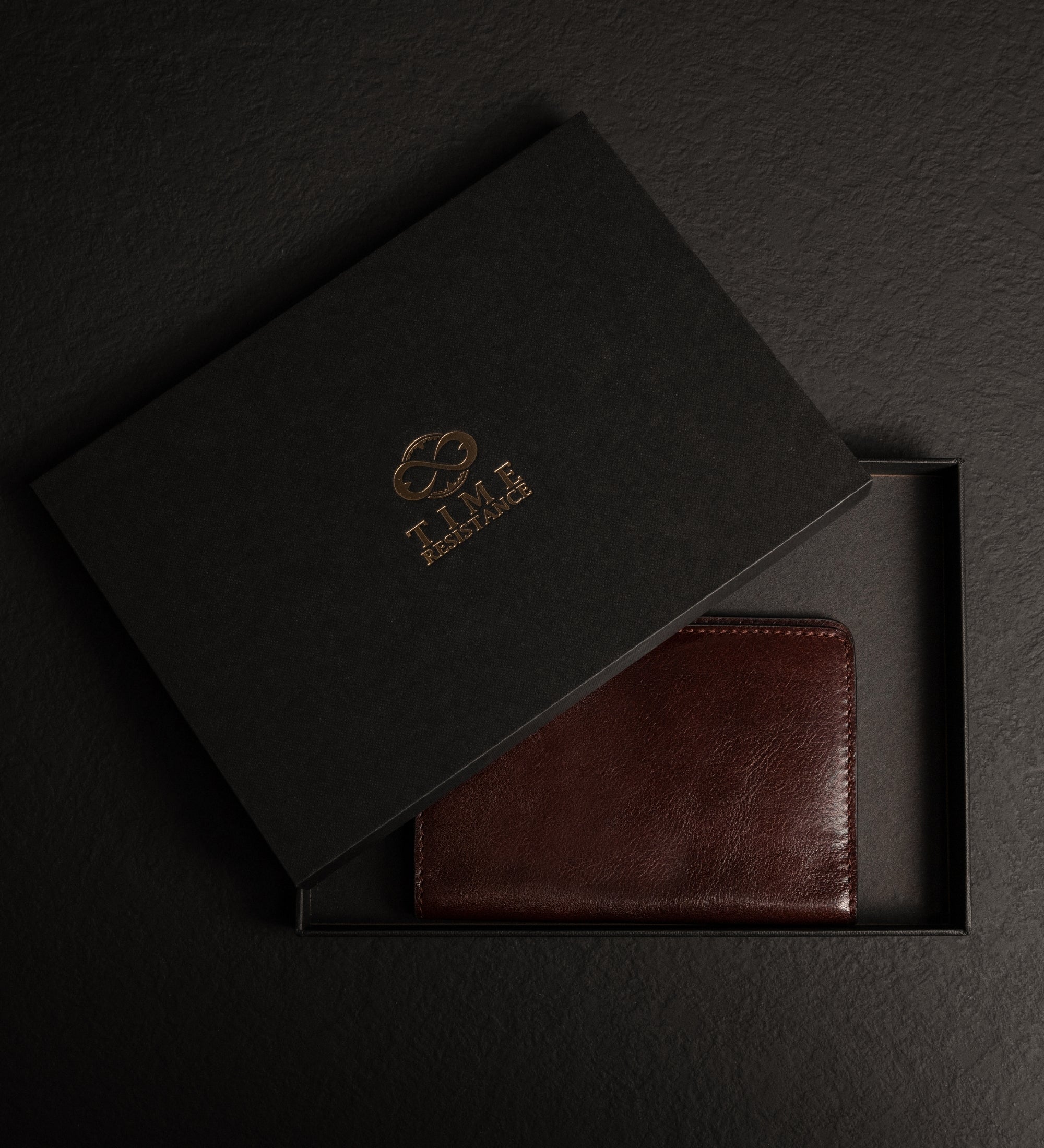 Small Leather Passport Holder - Gulliver's Travels