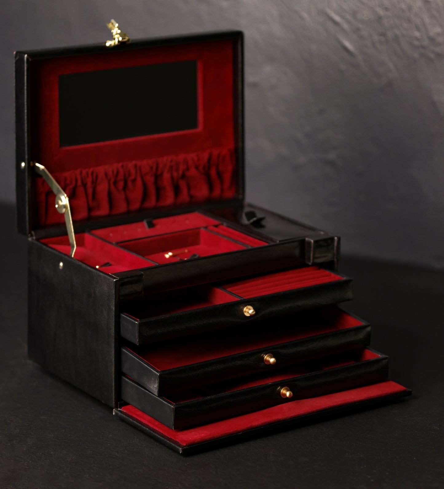 Large Leather Jewelry Box for Women - The Portrait of a Lady