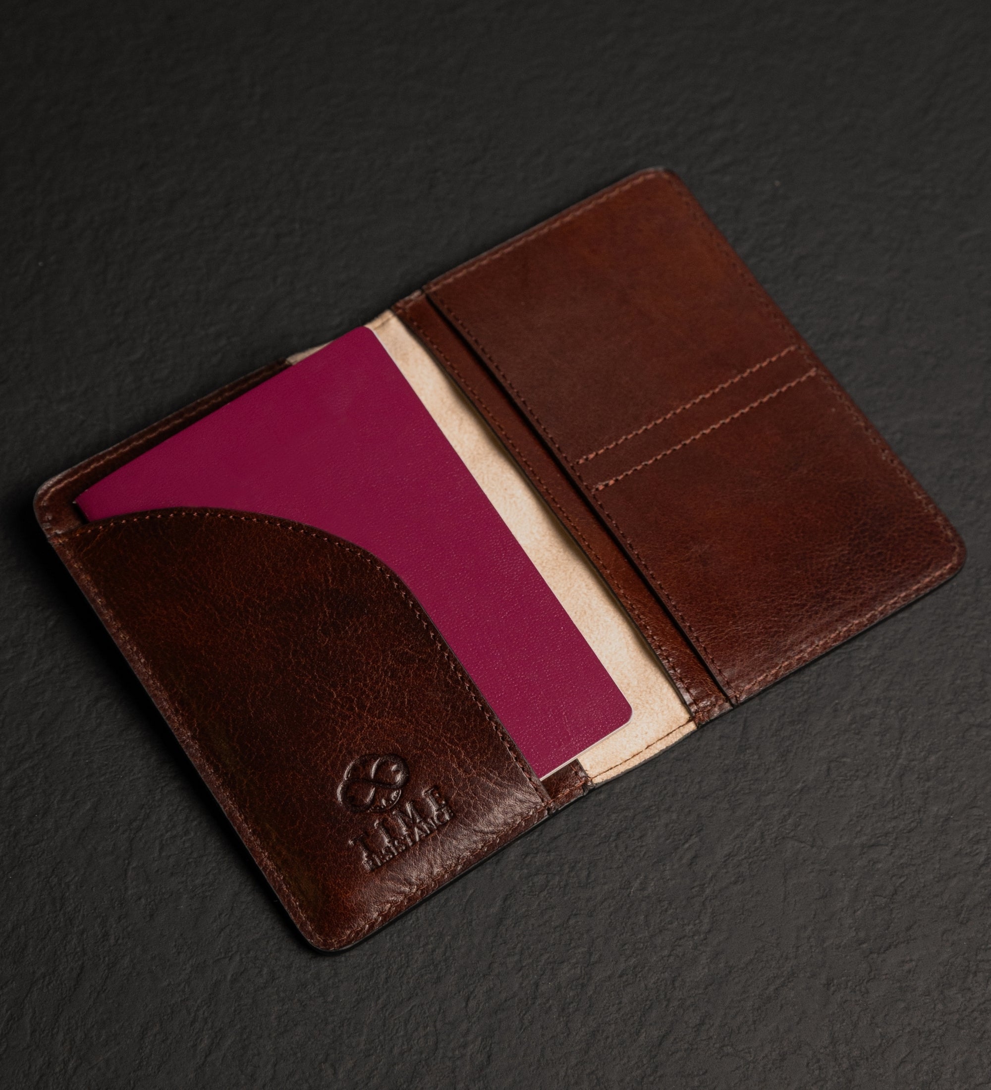 Small Leather Passport Holder - Gulliver's Travels