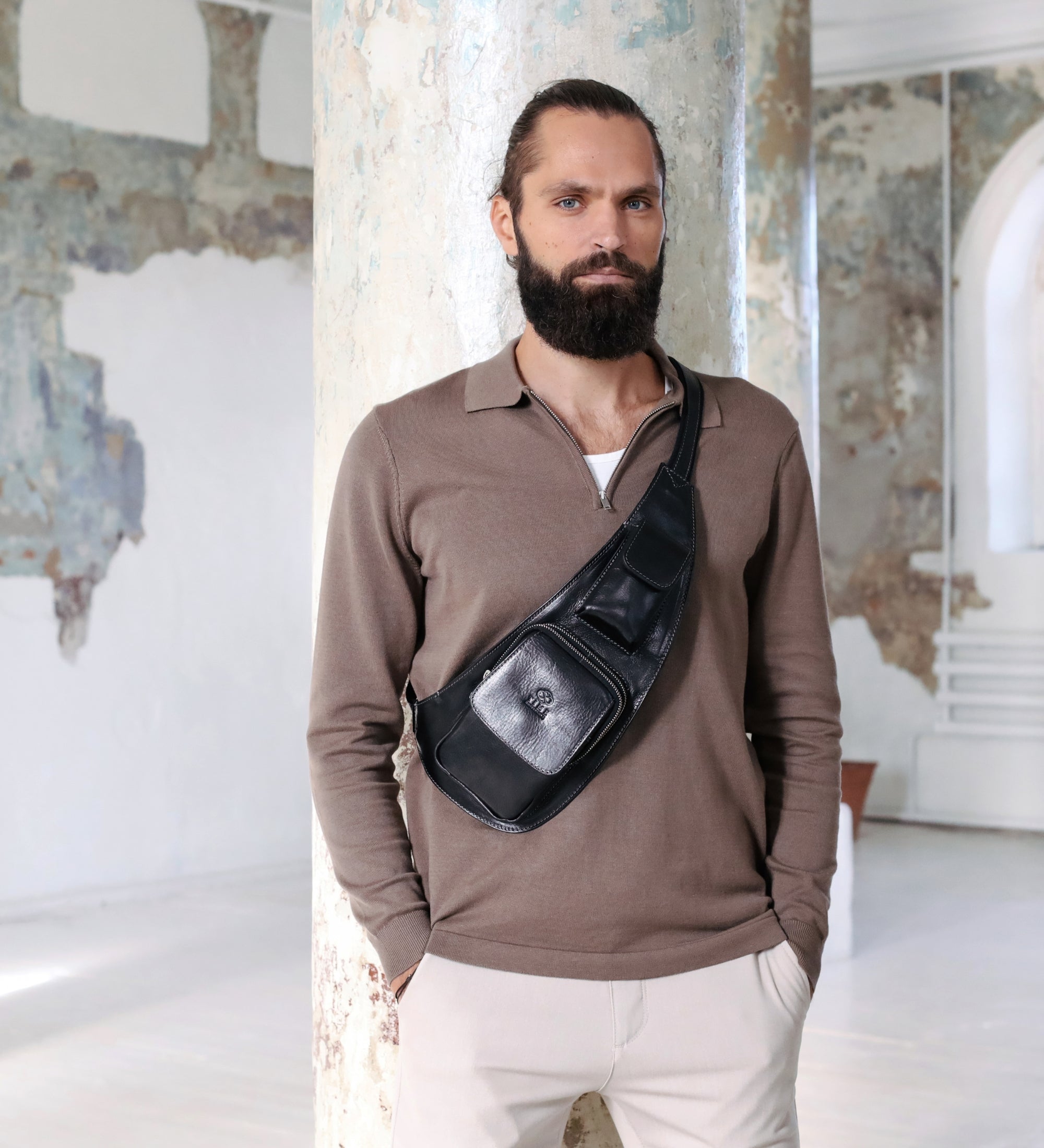 Leather Sling Bag Crossbody Bag The Monk – - Main Image