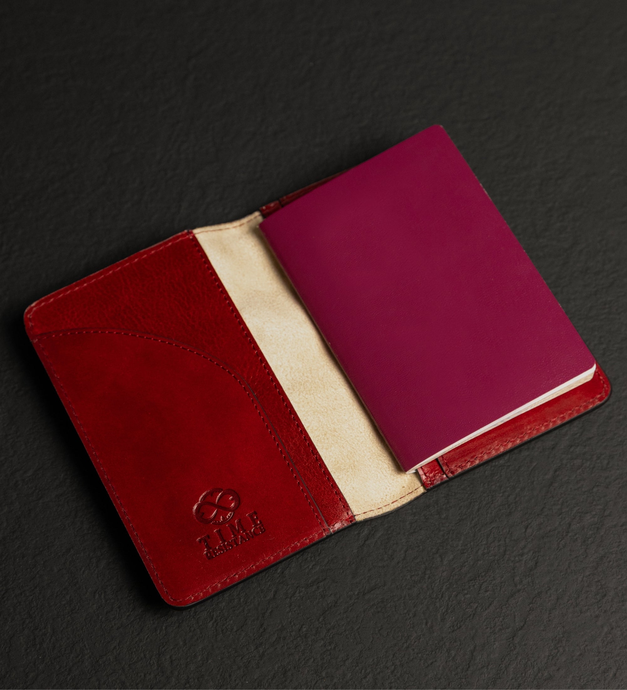Small Leather Passport Holder - Gulliver's Travels