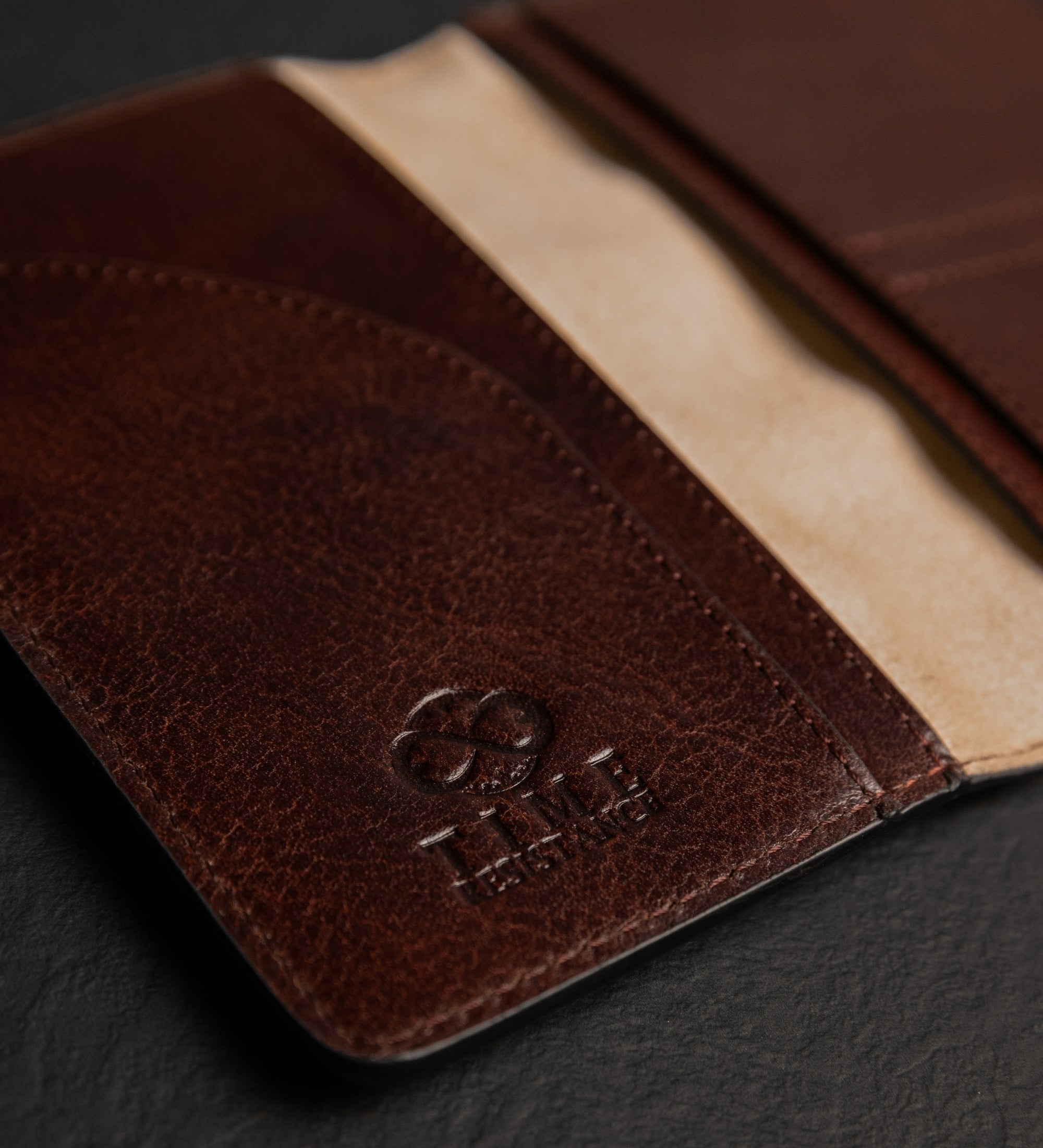 Small Leather Passport Holder - Gulliver's Travels