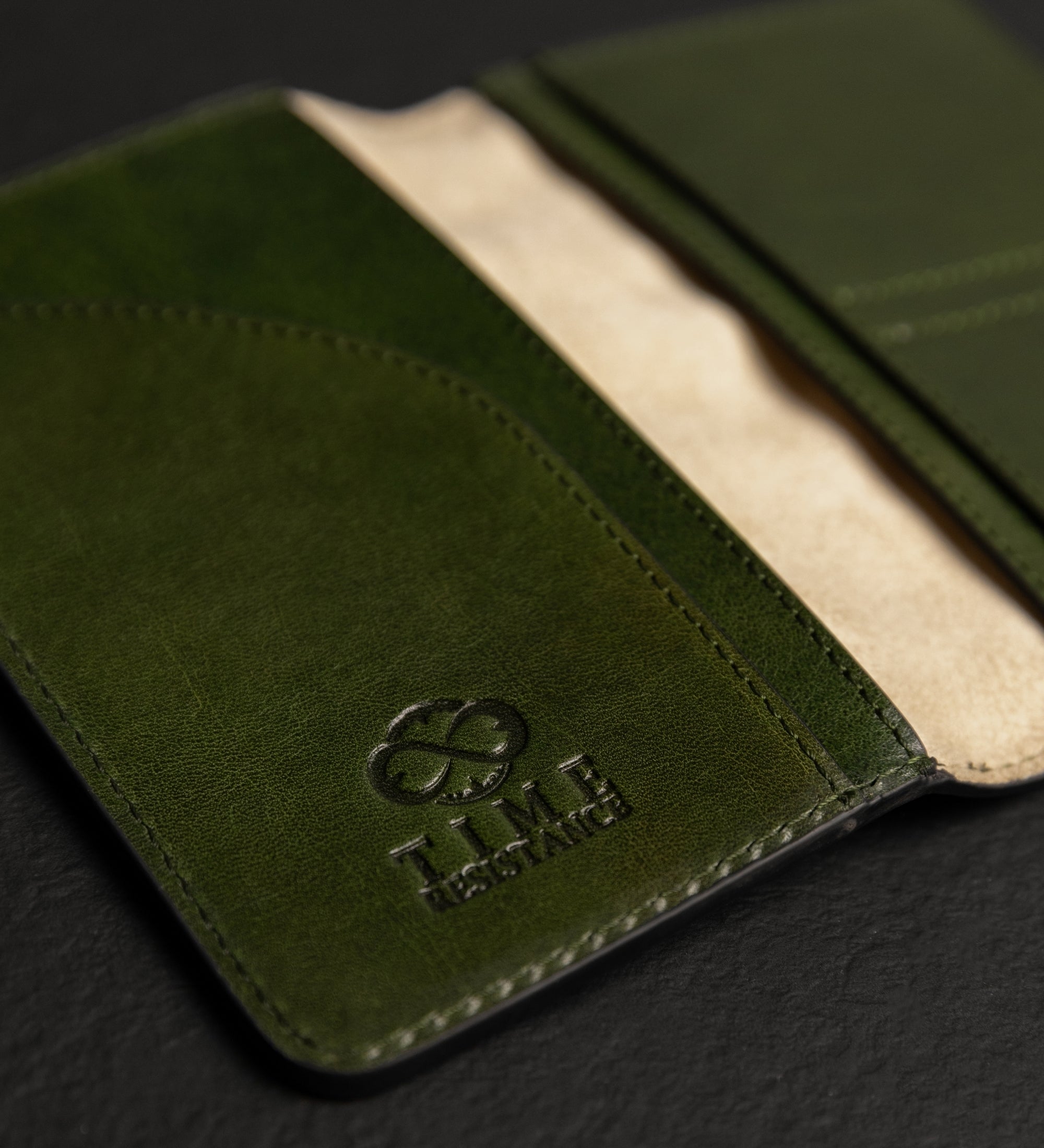 Small Leather Passport Holder - Gulliver's Travels