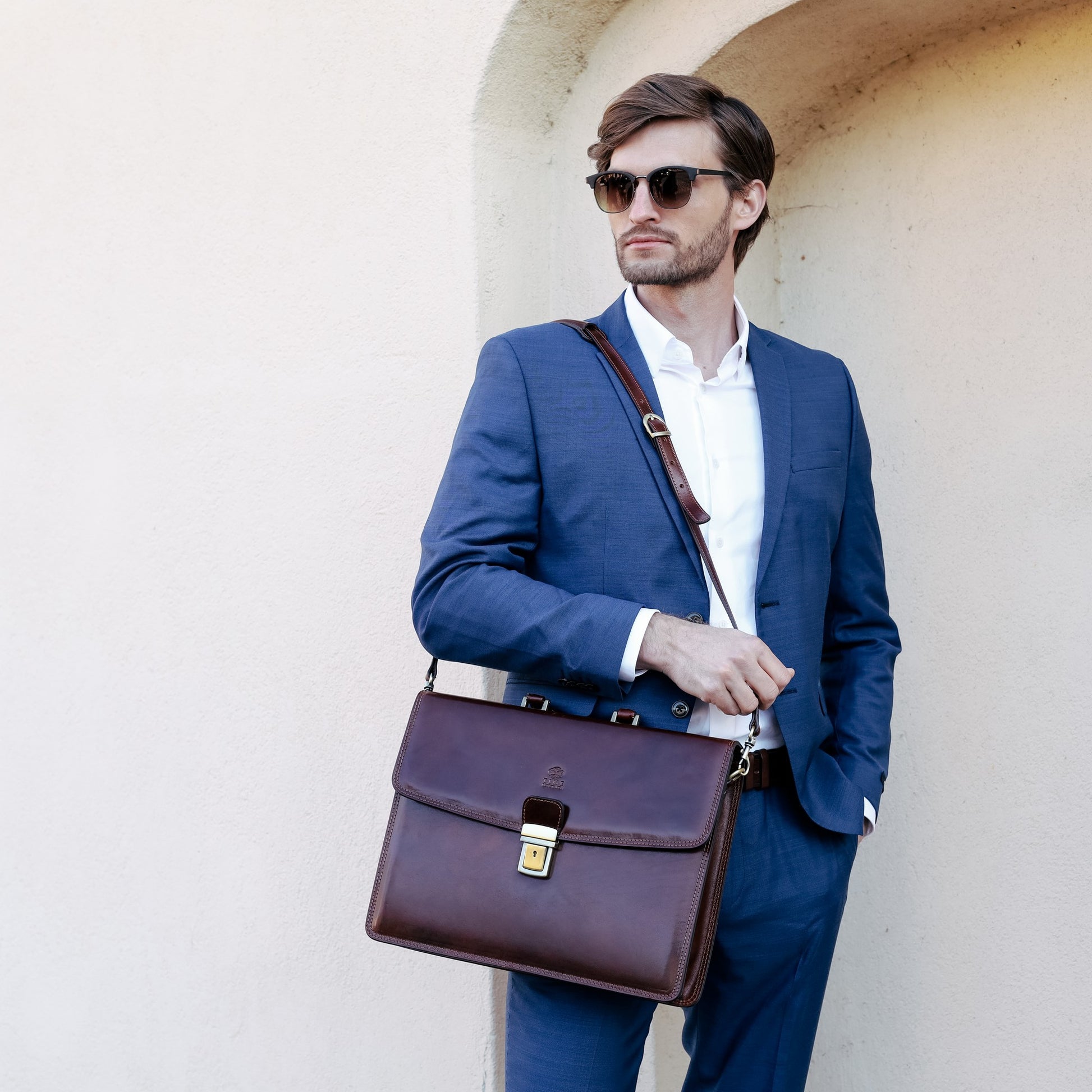 Leather Briefcase - The Sound of the Mountain Briefcase Time Resistance   