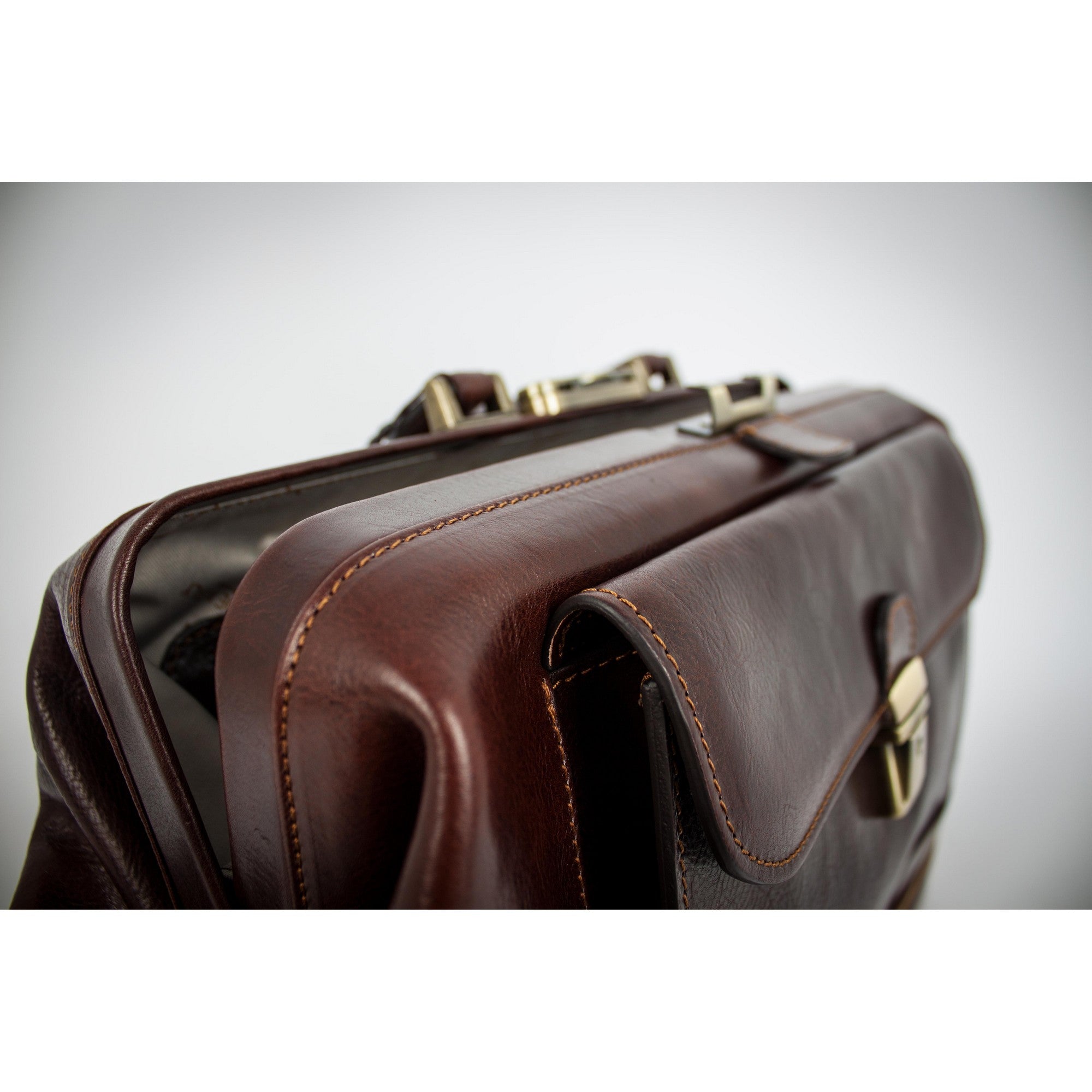 Time resistance best sale doctor bag