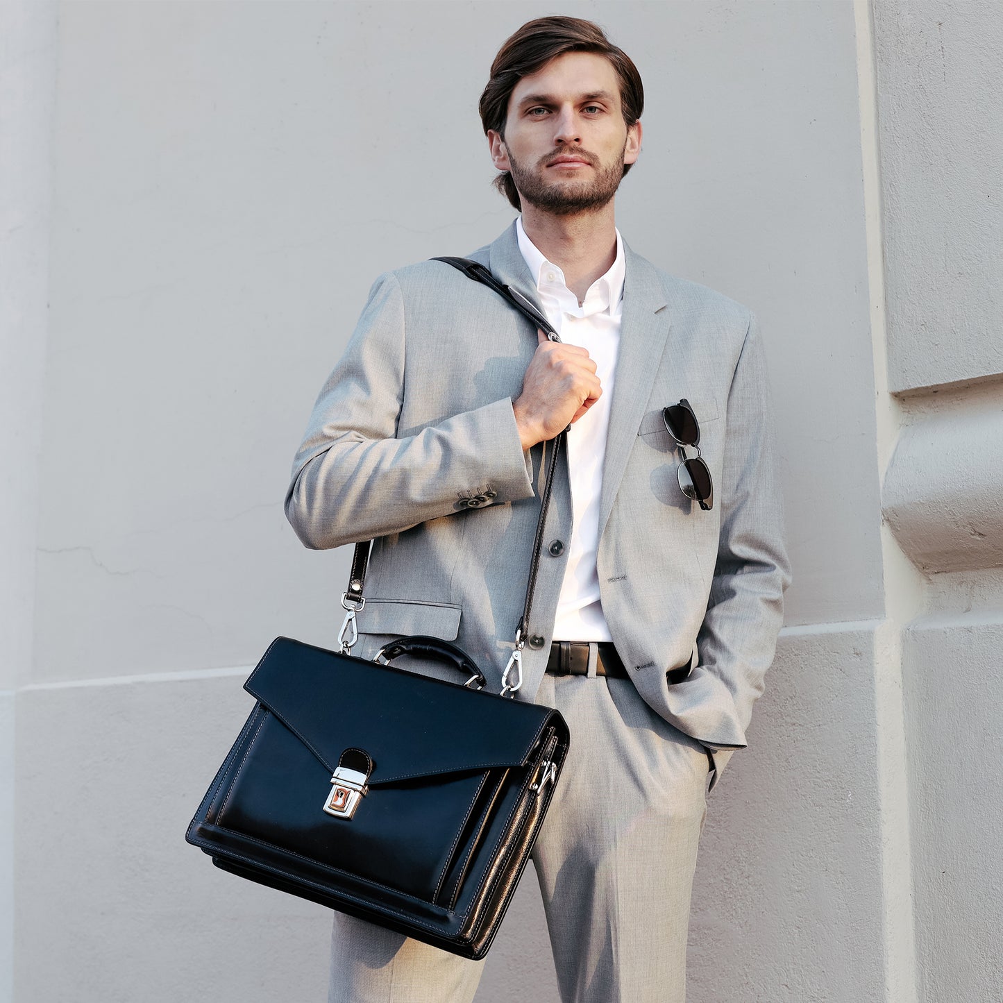 Classic Design Leather Briefcase - The Magus Briefcase Time Resistance   