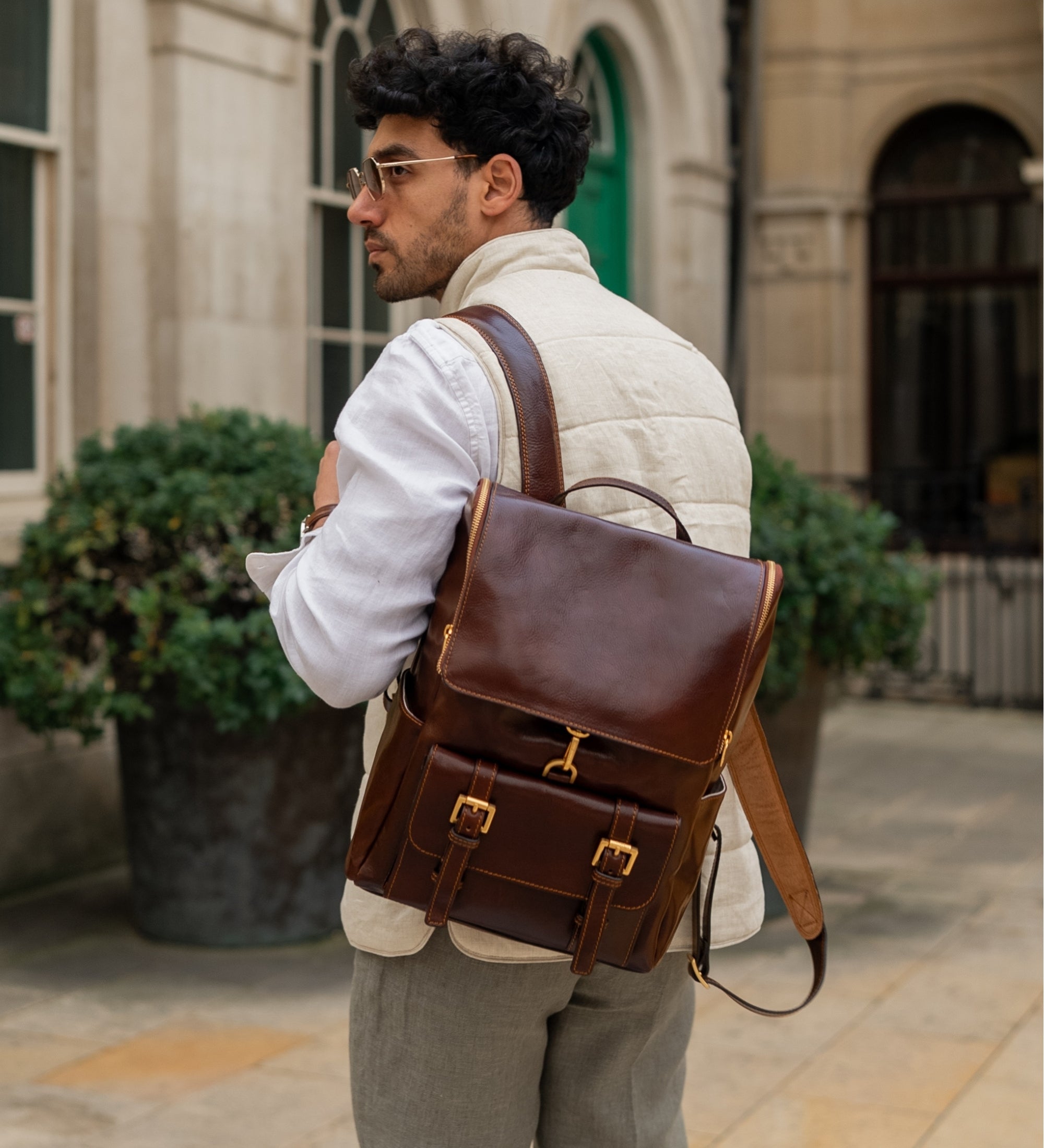 cueros osmos leather backpack Large Leather Backpack
